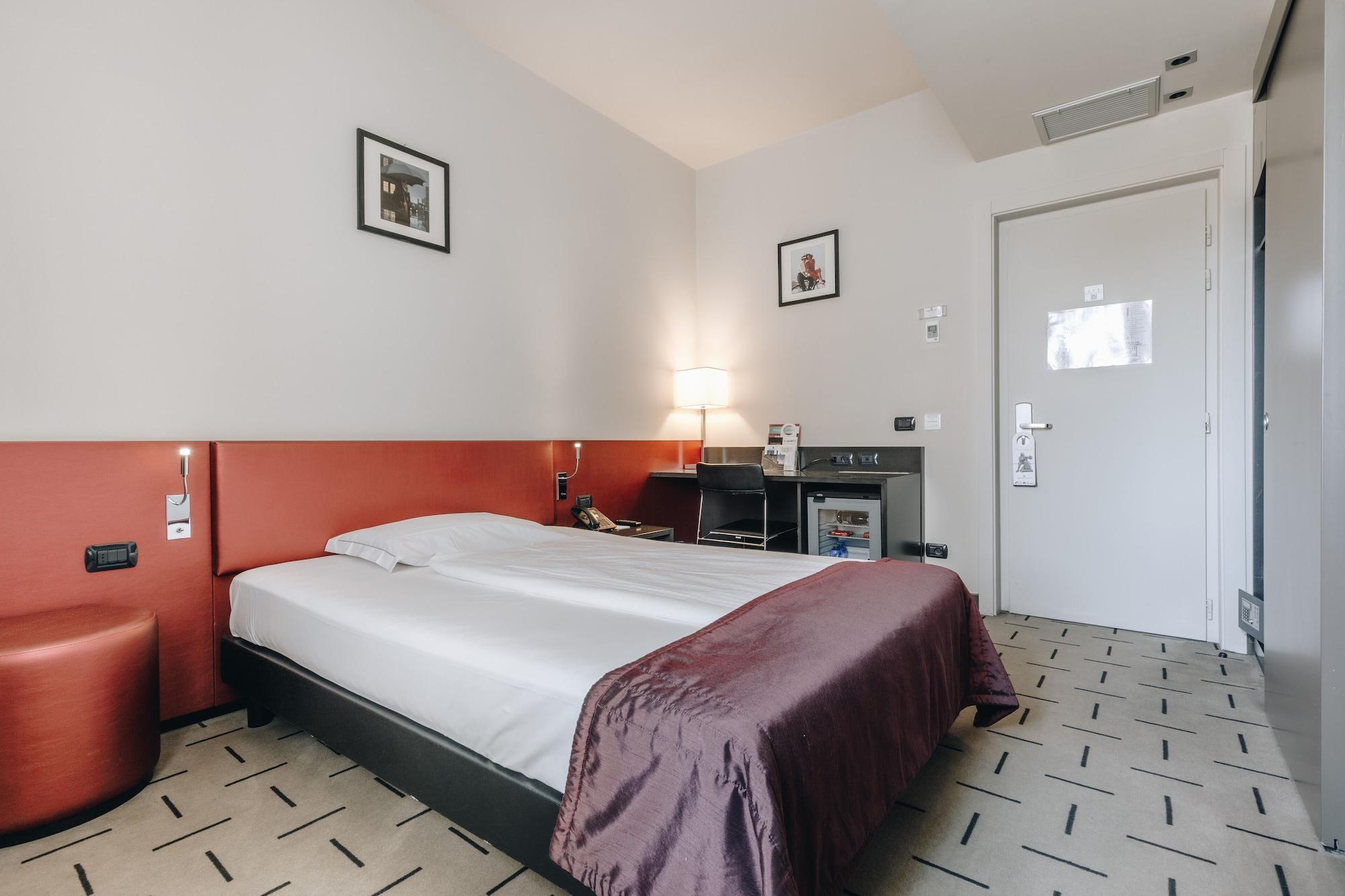 קרמונה Hotel Continental מראה חיצוני תמונה
