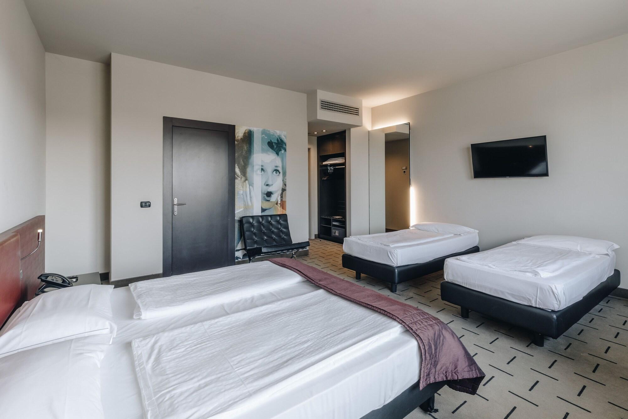 קרמונה Hotel Continental מראה חיצוני תמונה
