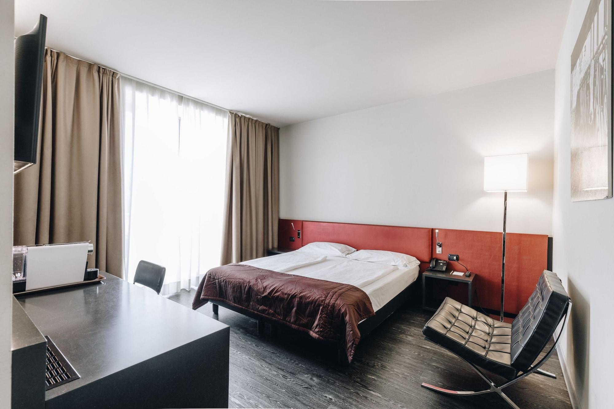 קרמונה Hotel Continental מראה חיצוני תמונה