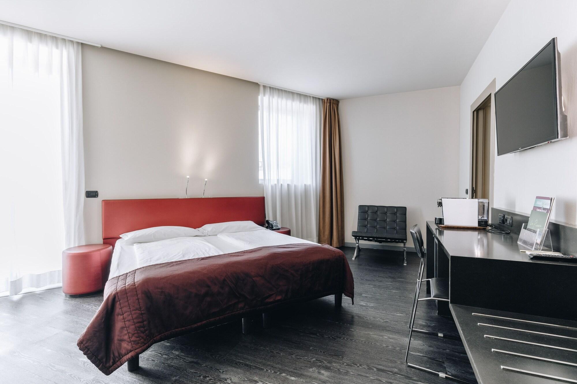 קרמונה Hotel Continental מראה חיצוני תמונה