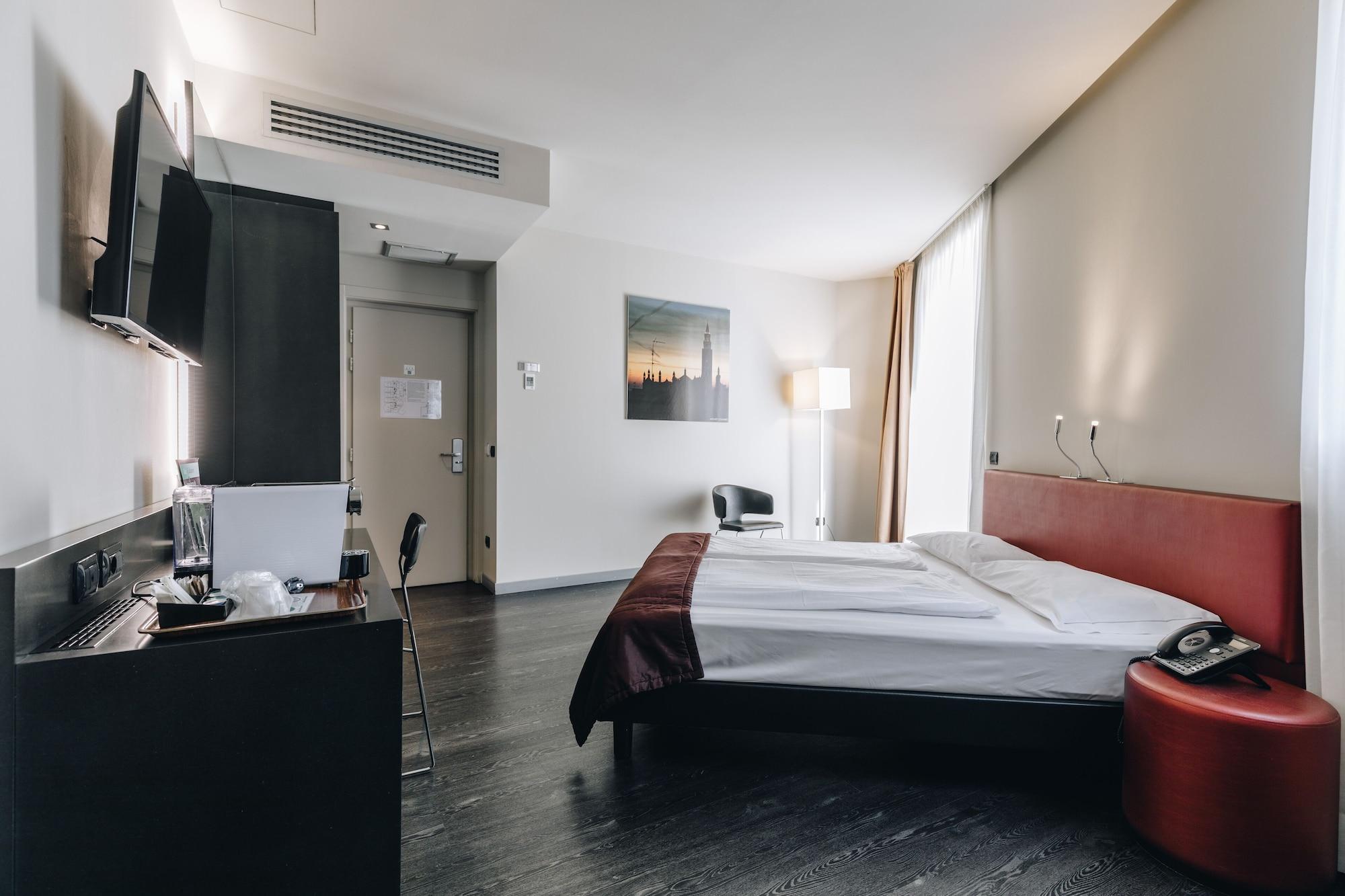 קרמונה Hotel Continental מראה חיצוני תמונה