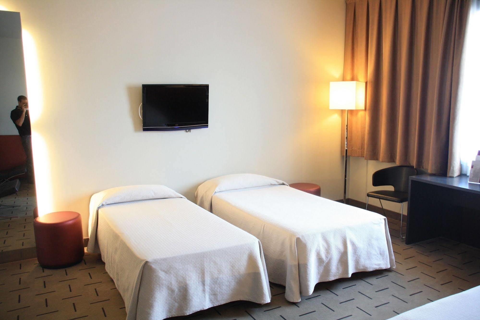 קרמונה Hotel Continental מראה חיצוני תמונה