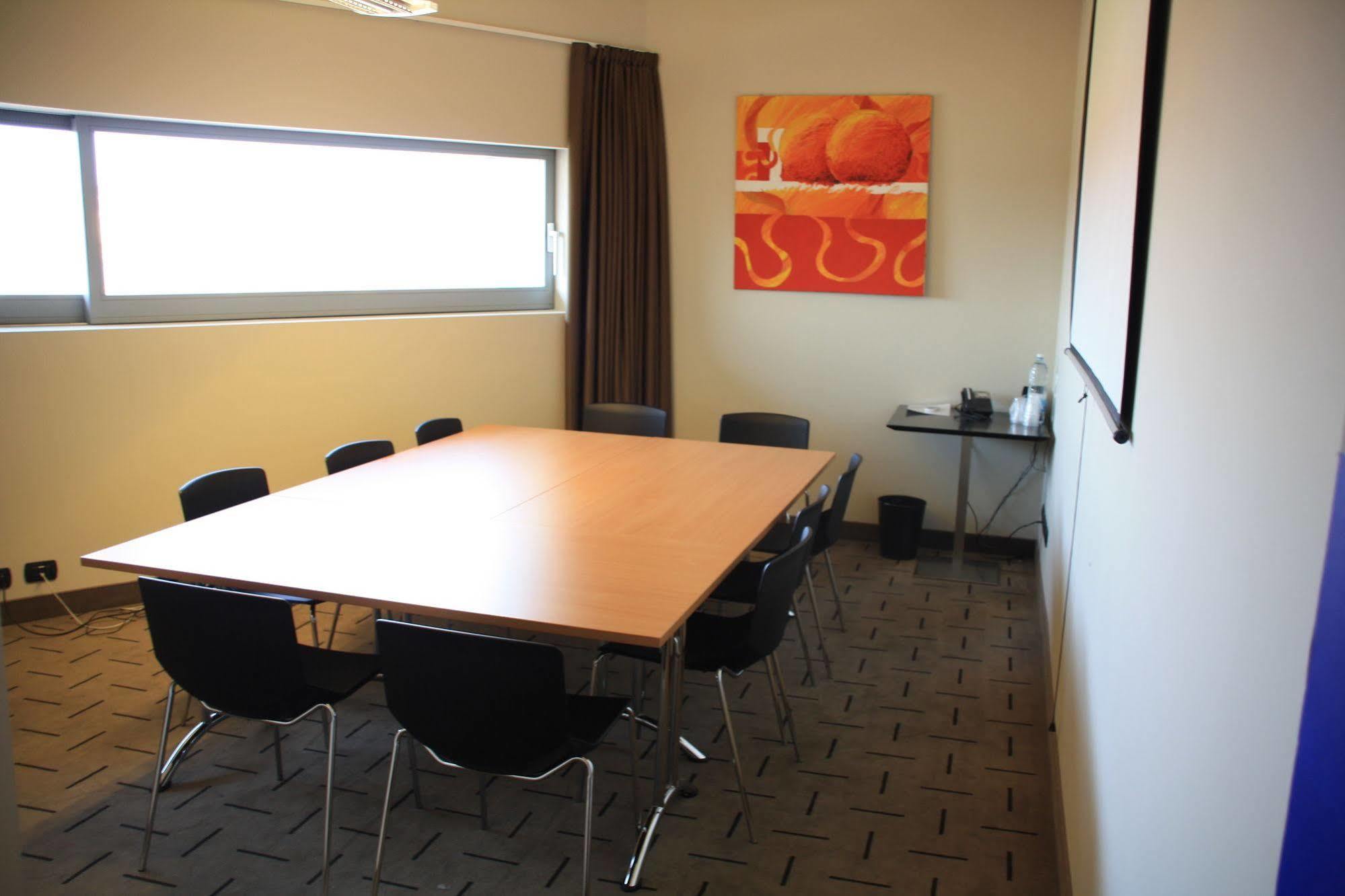 קרמונה Hotel Continental מראה חיצוני תמונה